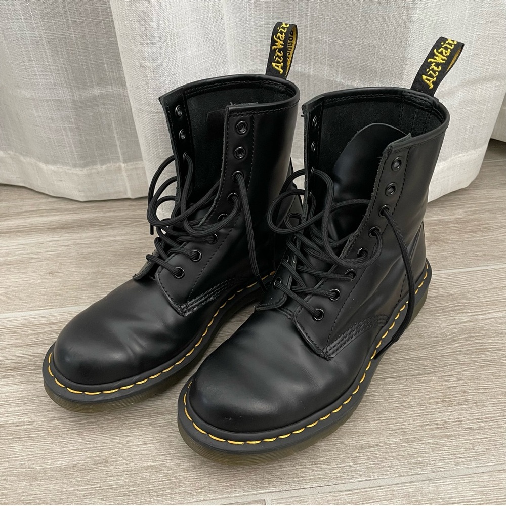 Dr. Martens Air Wair 1460 Women’s Smooth Leather Lace Up Boots Black